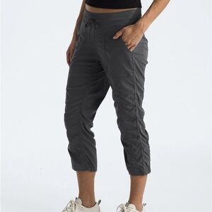 The North Face Aphrodite 2.0 Water Resistant Drawstring Capri Pants